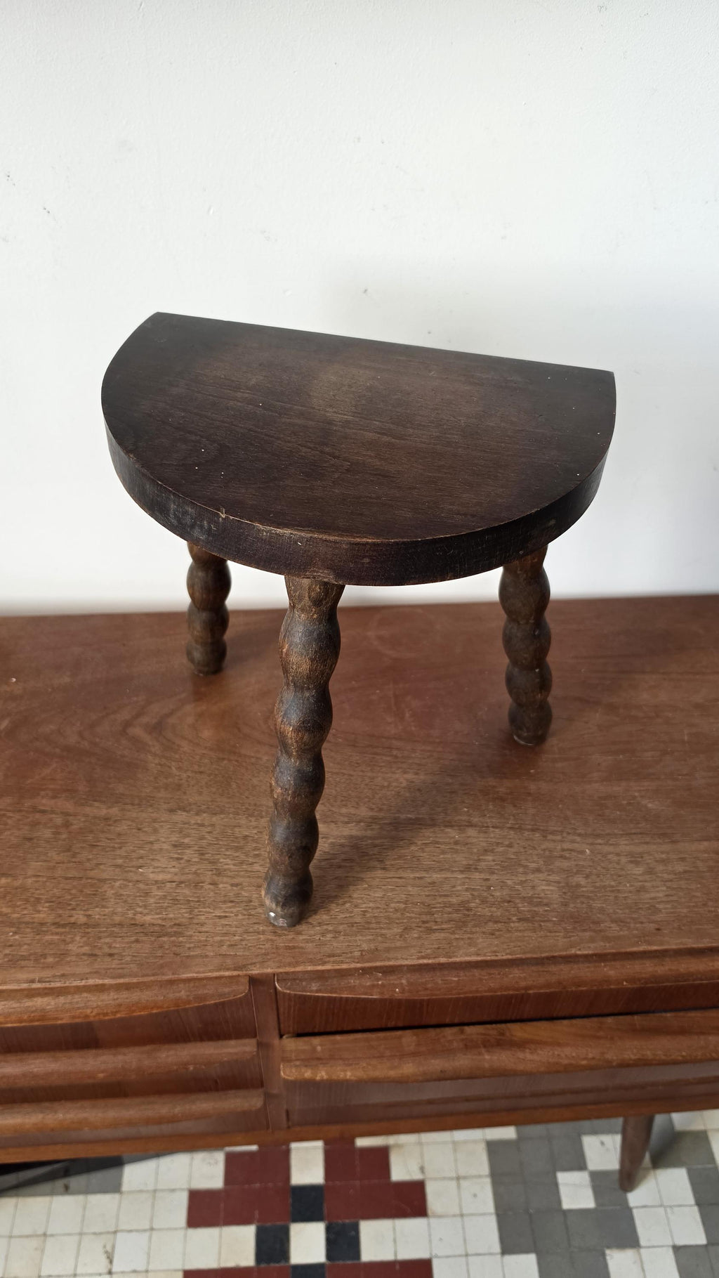 Vintage Bobbin Leg Milking Stool Rustic Wood Footstool Turned Wood Stool Primitive Farmhouse Decor Small Accent Stool
