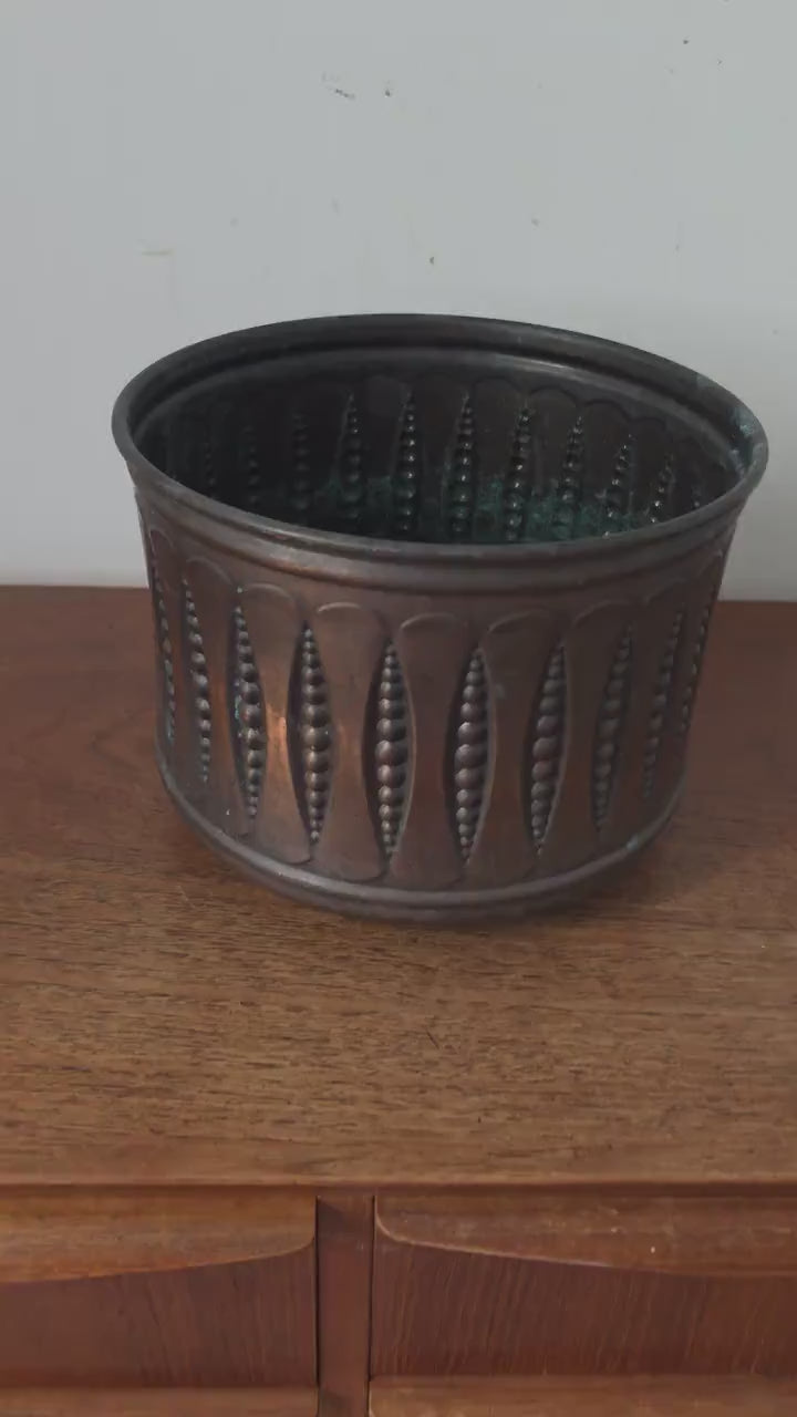 Vintage Copper Cachepot Planter Arts and Crafts Copper Jardinere Hammered Copper Plant Pot Rustic Farmhouse Decor Bowl