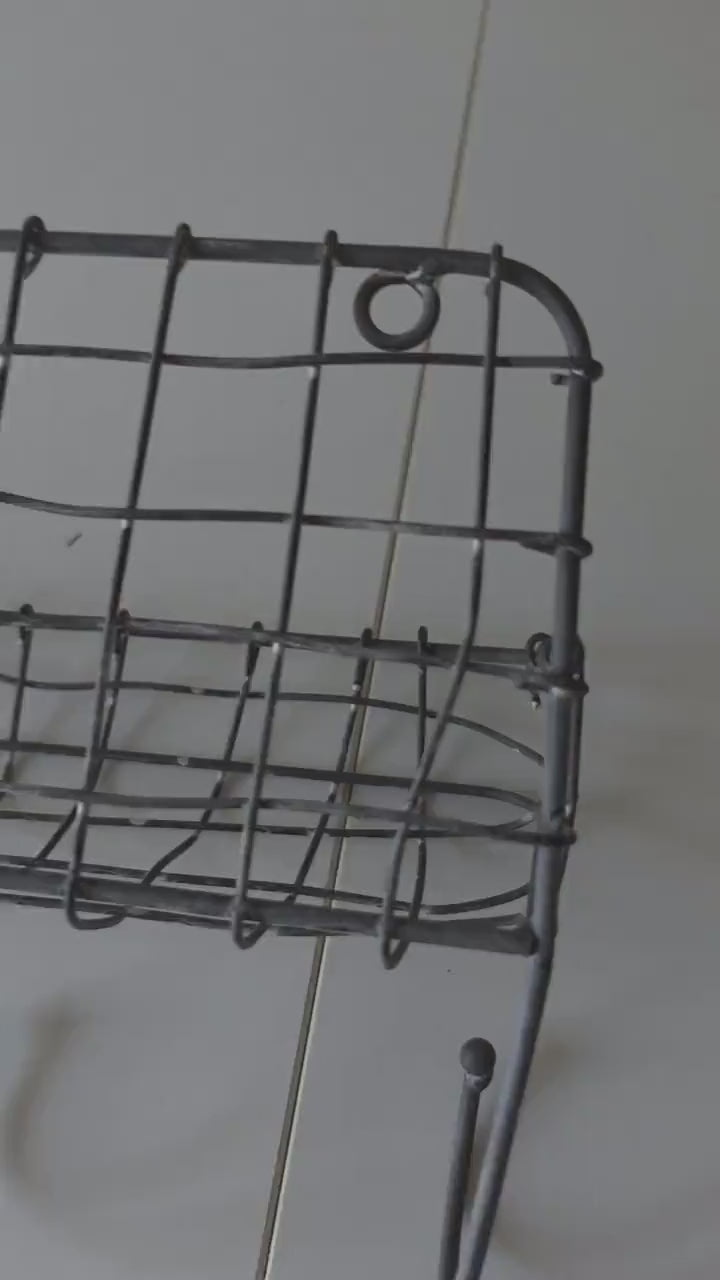 Vintage French Wire Wall Rack Metal Basket Coat Hooks Rustic Kitchen Bathroom Storage Organizer